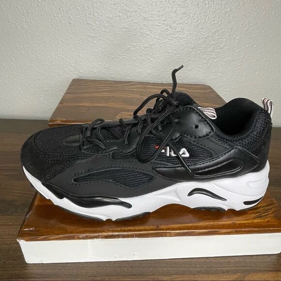 NWOT Fila Ray Tracer Chunky Sneakers Black and White Size 7 - Picture 5 of 10